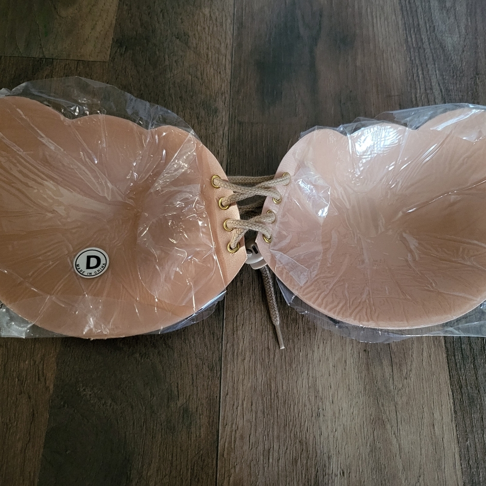 Sticky Bra - Picture 3 of 3